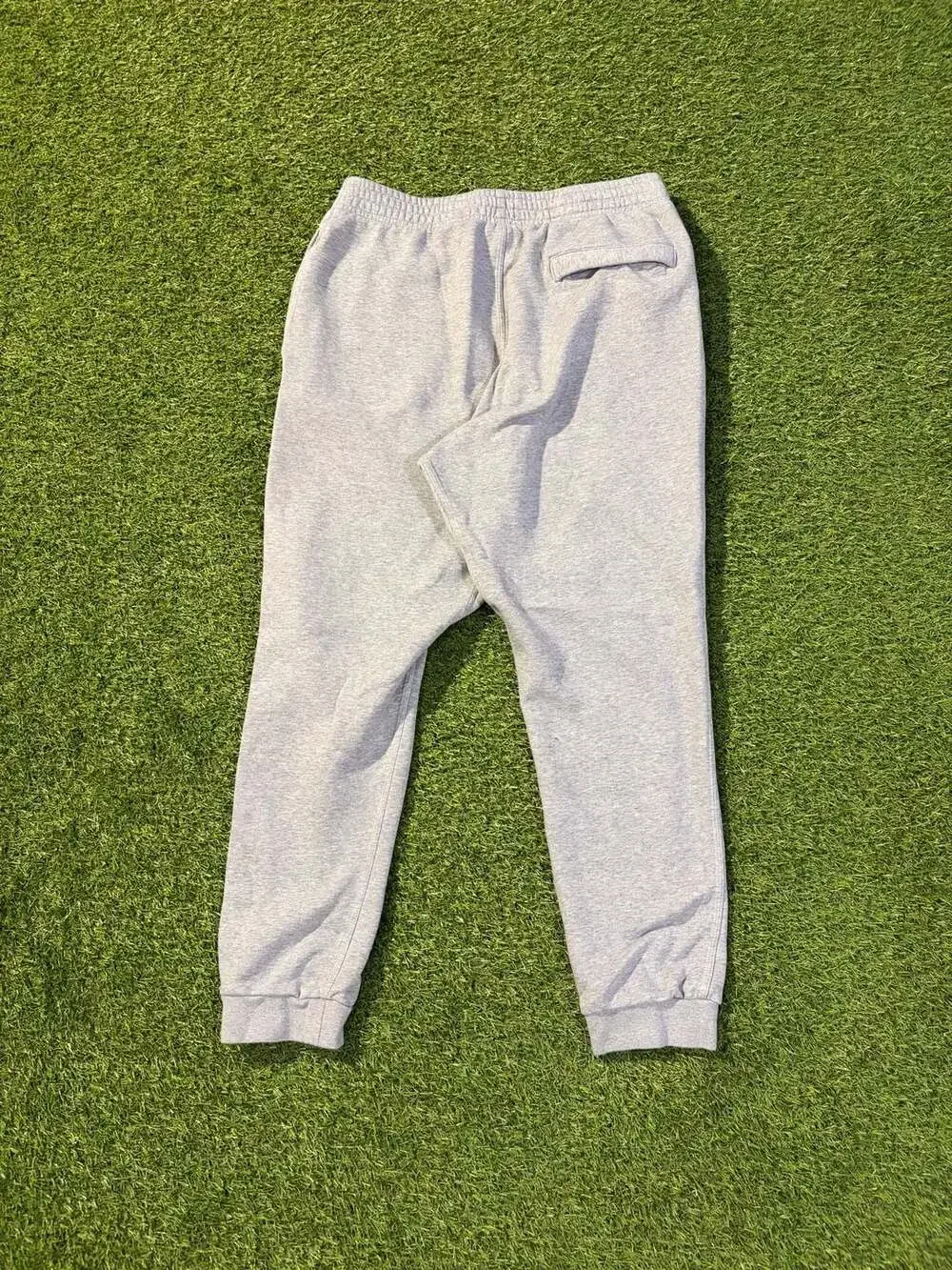 Nike Men's Club Fleece Tapered Jogger Sweatpants Heather Grey